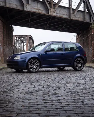 VW Golf GTI Mk4 azul completo con AXYS PER