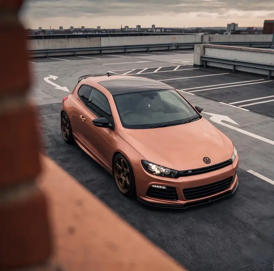Volkswagen Scirocco con AXYS en acabado Bronze, visto desde arriba