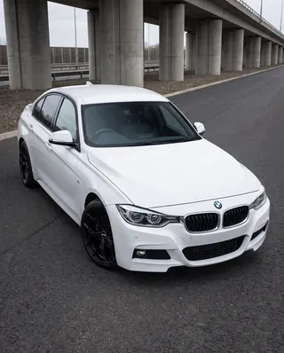 BMW Serie 3 blanco con AXYS TER, visto desde arriba